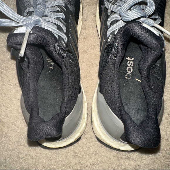 Adidas Ultraboost - Picture 7 of 8